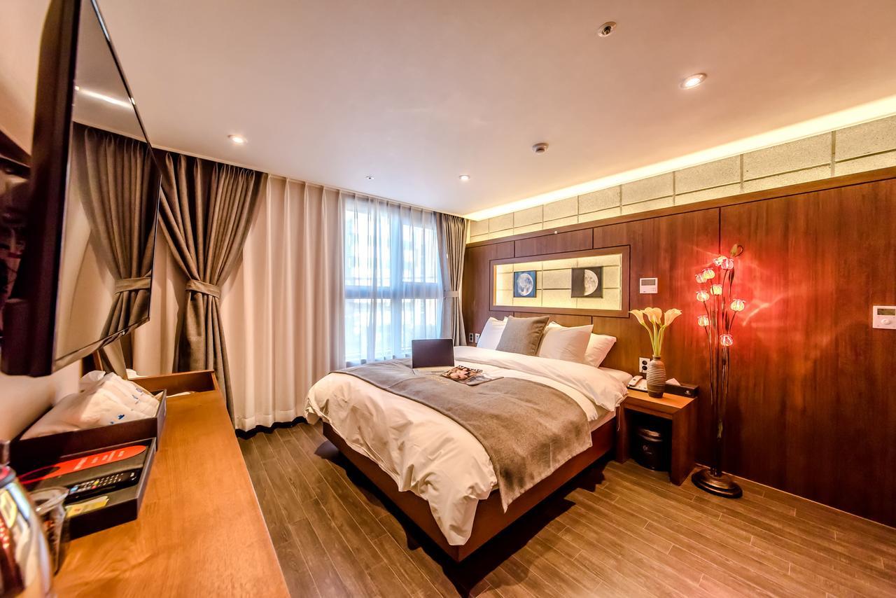 Jeju Hertz Hotel Buitenkant foto